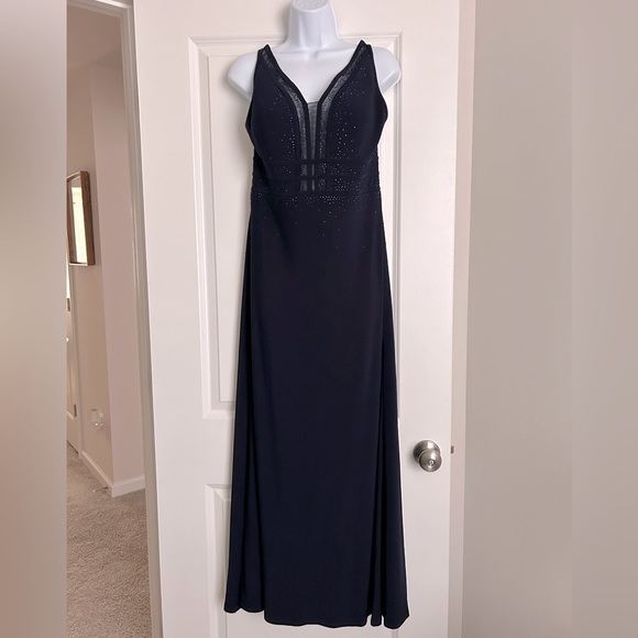 CACHET Women’s Navy Gown Formal/Prom/Bridesmade Padded Dress Size 8 - Picture 4 of 8